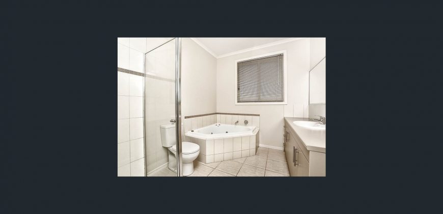 1/1A Thorogood Court TAYLORS LAKES
