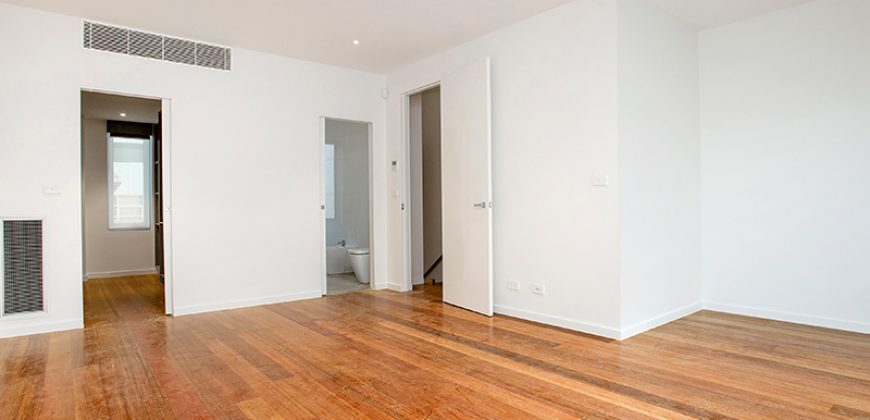 18 University Street CARLTON