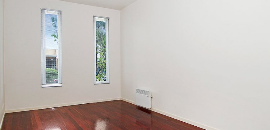 66 Munster Terrace NORTH MELBOURNE