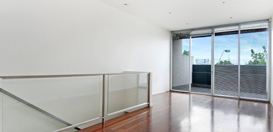 66 Munster Terrace NORTH MELBOURNE