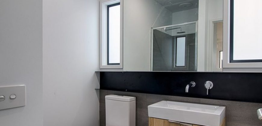 6/5 Salmon Street MENTONE
