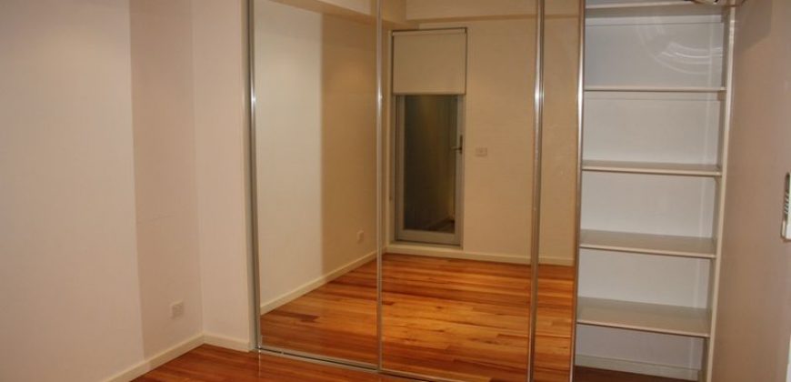 2/14 Prendergast Lane NORTH MELBOURNE